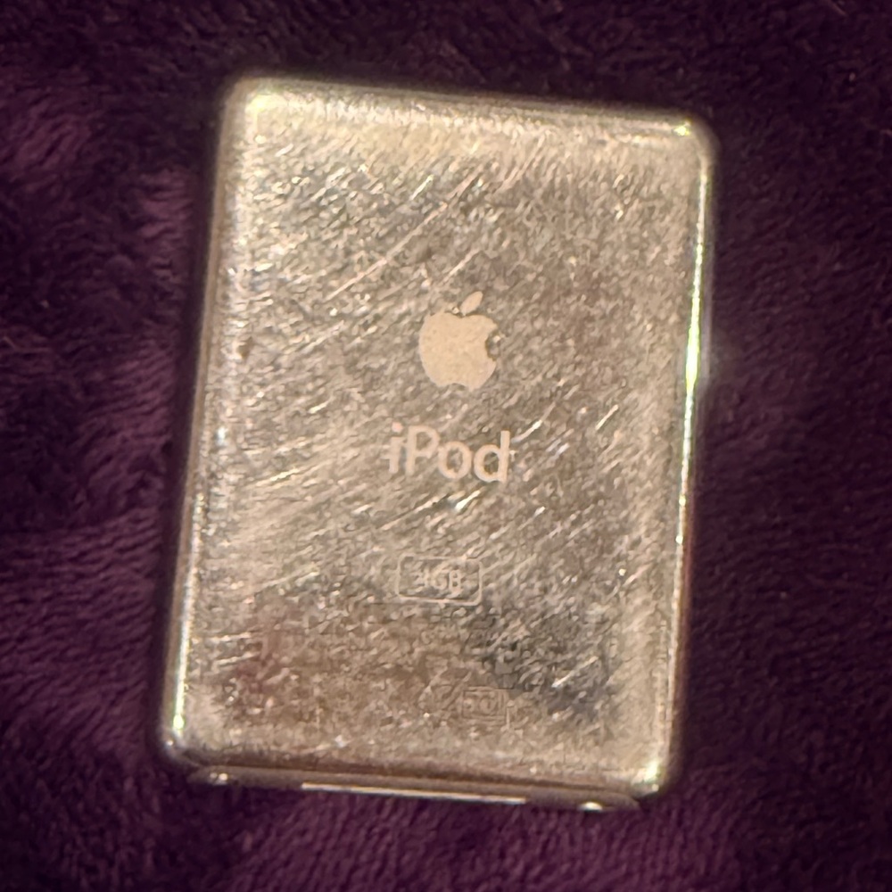 Apple iPod 3rd Generation - Picture 3 of 4